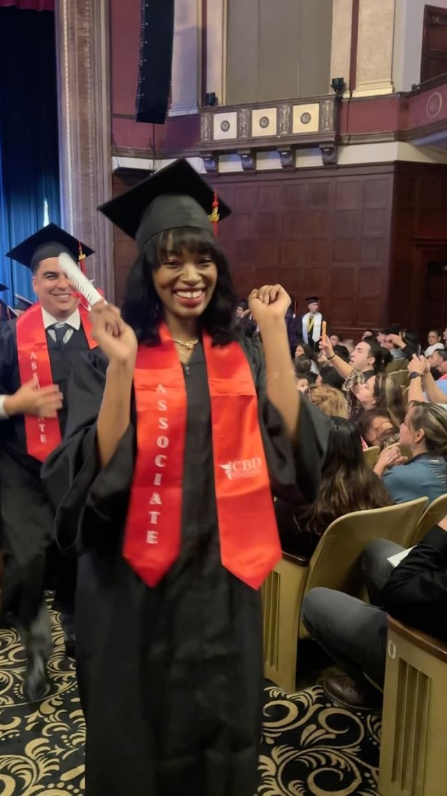 If the “I just graduated!” feeling was a video 🥹👩‍🎓🕺🎉#cbdcollege #graduation #classof2024